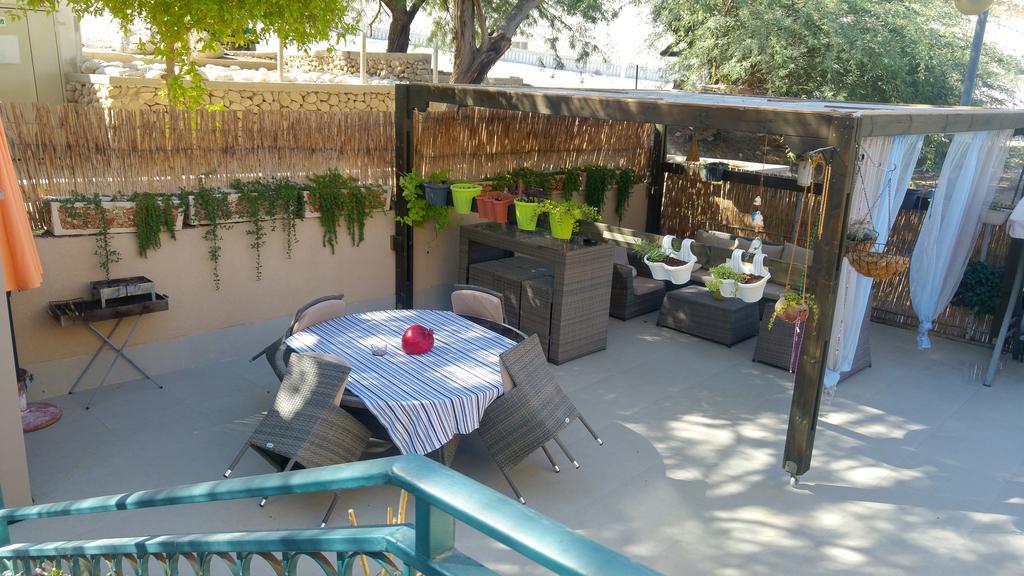 Martini Dead Sea Villa Neve Zohar Eksteriør billede